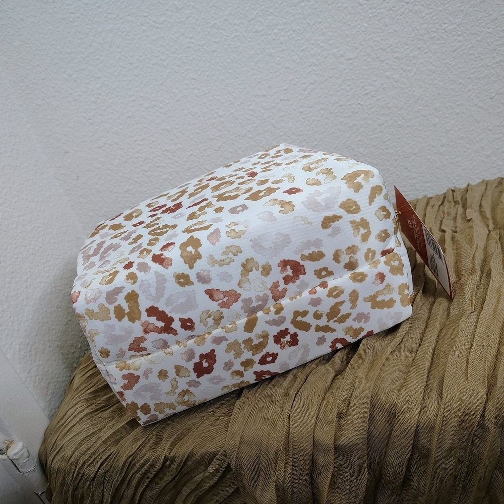 Sonia Kashuk White and Tan Animal Print Cosmetic Bag NWT Sz 8" W x 6" H x4" D - Picture 3 of 7